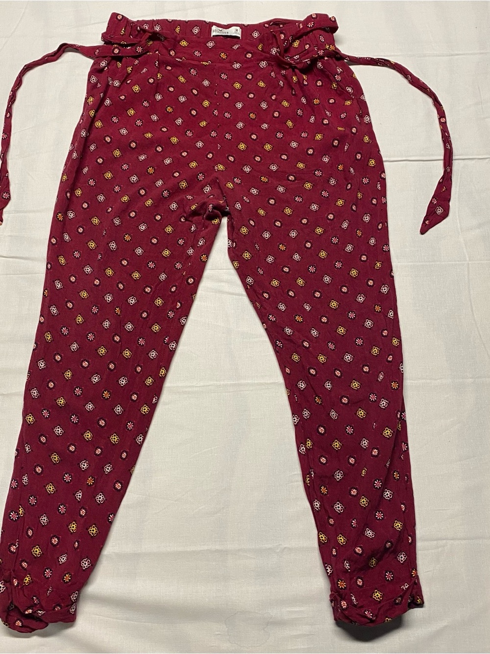 Womens size medium Hollister Burgundy Floral-Print Tie-Waist pajamas
